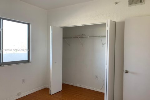 Copropriété à louer à Miami, Floride: 2 chambres, 91.23 m2 № 2009999 - photo 14
