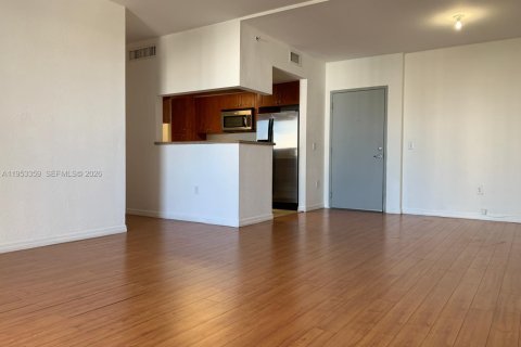 Copropriété à louer à Miami, Floride: 2 chambres, 91.23 m2 № 2009999 - photo 3