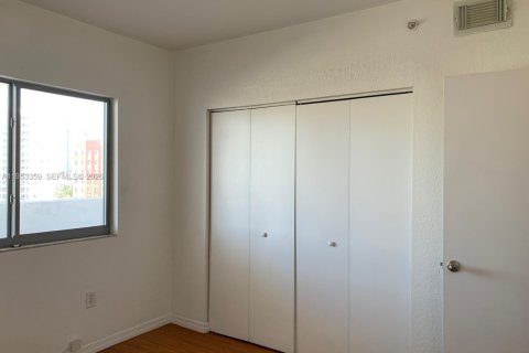Copropriété à louer à Miami, Floride: 2 chambres, 91.23 m2 № 2009999 - photo 15