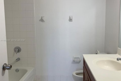 Copropriété à louer à Miami, Floride: 2 chambres, 91.23 m2 № 2009999 - photo 11