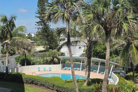 Condo in Stuart, Florida, 2 bedrooms № 2389907 - photo 26