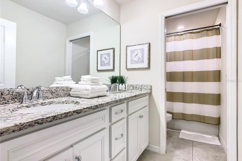House in Davenport, Florida 7 bedrooms, 300.45 sq.m. № 1541085 - photo 24