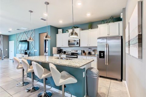 House in Davenport, Florida 7 bedrooms, 300.45 sq.m. № 1541085 - photo 6