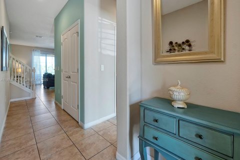Adosado en venta en Davenport, Florida, 4 dormitorios № 2186253 - foto 4