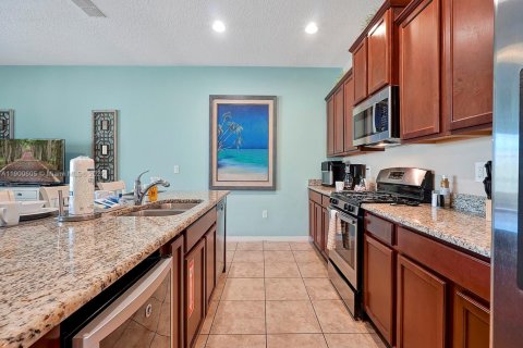 Adosado en venta en Davenport, Florida, 4 dormitorios № 2186253 - foto 7