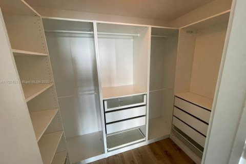 Купить кондоминиум в Майами, Флорида 2 спальни, 111.3м2, № 2018490 - фото 12