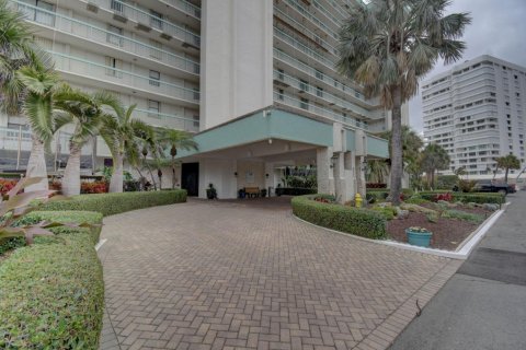 Condo in Jensen Beach, Florida, 1 bedroom  № 1029793 - photo 1