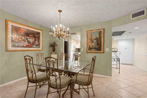 Condo in Coconut Creek, Florida, 2 bedrooms  № 1868192 - photo 15