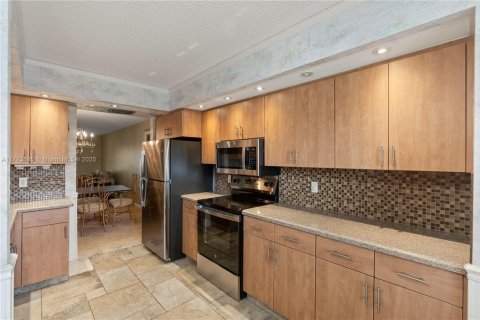 Condo in Coconut Creek, Florida, 2 bedrooms  № 1868192 - photo 7