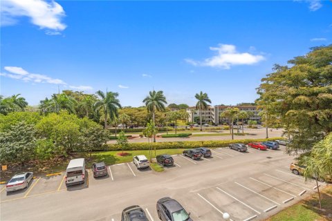 Condo in Coconut Creek, Florida, 2 bedrooms  № 1868192 - photo 4