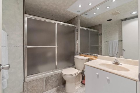 Condo in Coconut Creek, Florida, 2 bedrooms  № 1868192 - photo 20