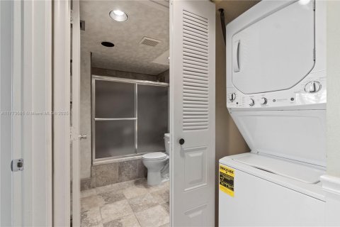 Condo in Coconut Creek, Florida, 2 bedrooms  № 1868192 - photo 21