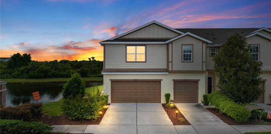 Townhouse in Tampa, Florida 3 bedrooms, 174.66 sq.m. № 2379713