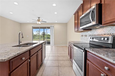 Townhouse in Tampa, Florida 3 bedrooms, 174.66 sq.m. № 2379713 - photo 24