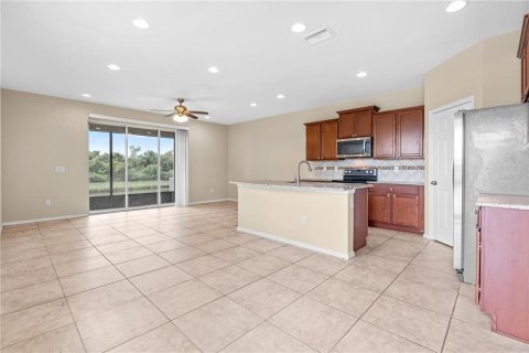 Townhouse in Tampa, Florida 3 bedrooms, 174.66 sq.m. № 2379713 - photo 16