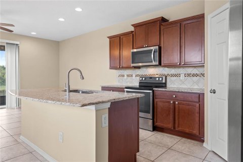 Townhouse in Tampa, Florida 3 bedrooms, 174.66 sq.m. № 2379713 - photo 23