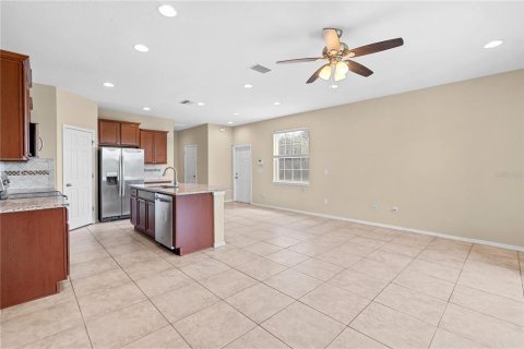 Townhouse in Tampa, Florida 3 bedrooms, 174.66 sq.m. № 2379713 - photo 18