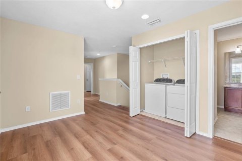 Townhouse in Tampa, Florida 3 bedrooms, 174.66 sq.m. № 2379713 - photo 29