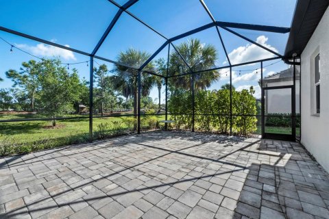 House in Sarasota, Florida 4 bedrooms, 281.22 sq.m. № 2226188 - photo 18