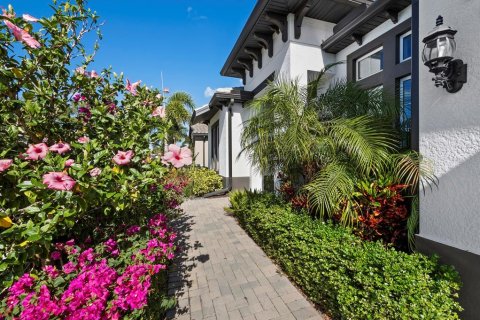 House in Sarasota, Florida 4 bedrooms, 281.22 sq.m. № 2226188 - photo 4