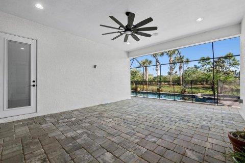 House in Sarasota, Florida 4 bedrooms, 281.22 sq.m. № 2226188 - photo 13