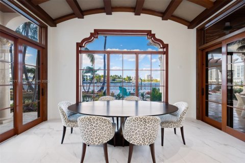 House in Fort Lauderdale, Florida 8 bedrooms, 1139.17 sq.m. № 1713215 - photo 12