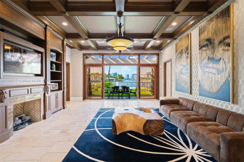 House in Fort Lauderdale, Florida 8 bedrooms, 1139.17 sq.m. № 1713215 - photo 18