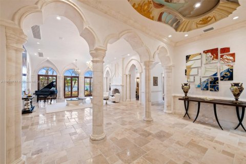 House in Fort Lauderdale, Florida 8 bedrooms, 1139.17 sq.m. № 1713215 - photo 4