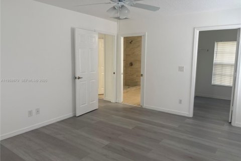 Adosado en alquiler en West Palm Beach, Florida, 4 dormitorios, 166.3 m2 № 2078409 - foto 25