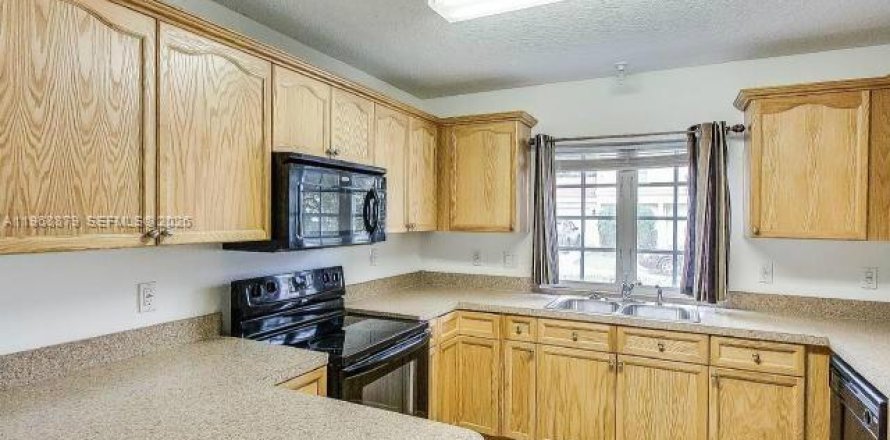 Adosado en West Palm Beach, Florida 4 dormitorios, 166.3 m2 № 2078409