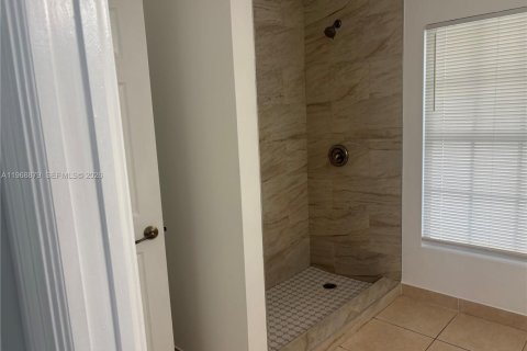Adosado en alquiler en West Palm Beach, Florida, 4 dormitorios, 166.3 m2 № 2078409 - foto 22