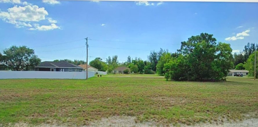 Immobilier commercial à Cape Coral, Floride № 1958857