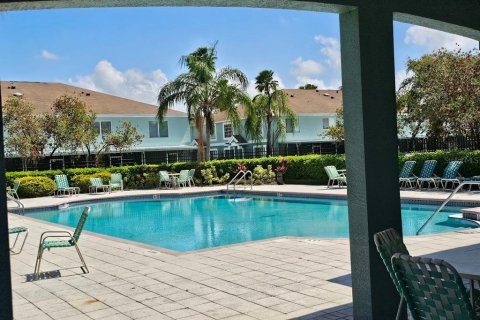 Adosado en venta en Brandon, Florida, 2 dormitorios, 148.18 m2 № 2096101 - foto 5