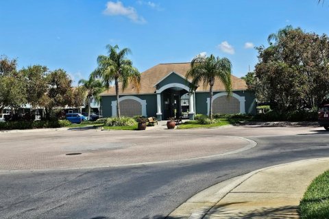 Adosado en venta en Brandon, Florida, 2 dormitorios, 148.18 m2 № 2096101 - foto 4