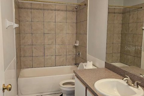 Adosado en venta en Brandon, Florida, 2 dormitorios, 148.18 m2 № 2096101 - foto 14