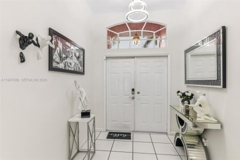 Villa ou maison à vendre à Cape Coral, Floride: 4 chambres № 2029733 - photo 2