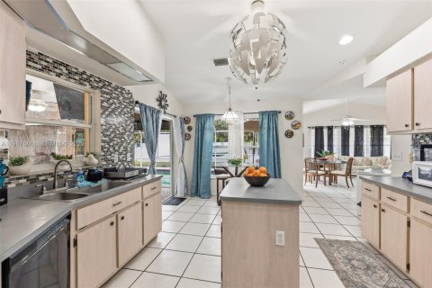 Villa ou maison à vendre à Cape Coral, Floride: 4 chambres № 2029733 - photo 5