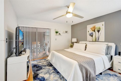 Casa en venta en Davie, Florida, 4 dormitorios, 167.78 m2 № 1936229 - foto 23