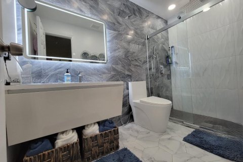 Casa en venta en Davie, Florida, 4 dormitorios, 167.78 m2 № 1936229 - foto 26