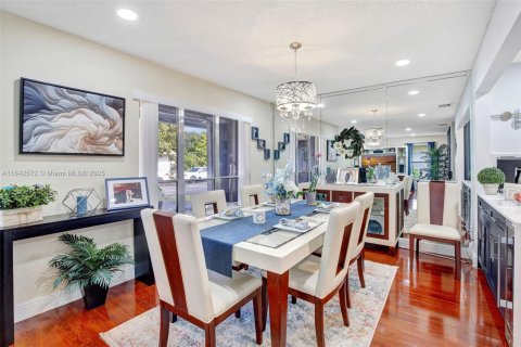 Casa en venta en Davie, Florida, 4 dormitorios, 167.78 m2 № 1936229 - foto 13