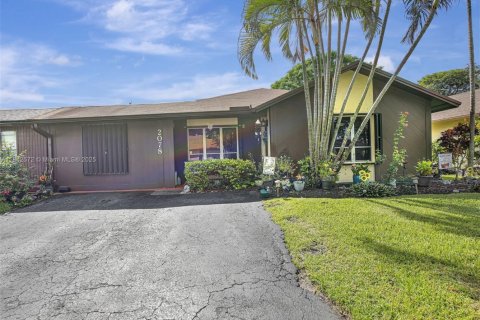 Villa ou maison à vendre à Davie, Floride: 4 chambres, 167.78 m2 № 1936229 - photo 3