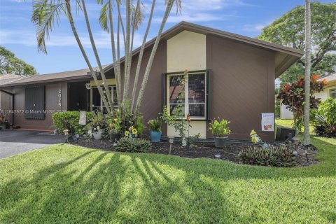 Casa en venta en Davie, Florida, 4 dormitorios, 167.78 m2 № 1936229 - foto 5