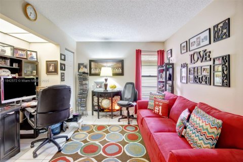 Casa en venta en Davie, Florida, 4 dormitorios, 167.78 m2 № 1936229 - foto 28