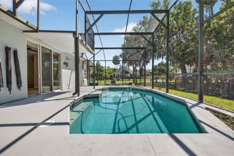 House in Tavares, Florida 4 bedrooms, 193.14 sq.m. № 2117519 - photo 29