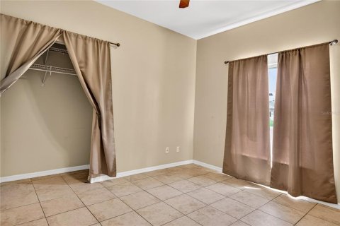 House in Tavares, Florida 4 bedrooms, 193.14 sq.m. № 2117519 - photo 24
