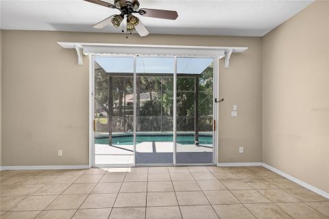 House in Tavares, Florida 4 bedrooms, 193.14 sq.m. № 2117519 - photo 15