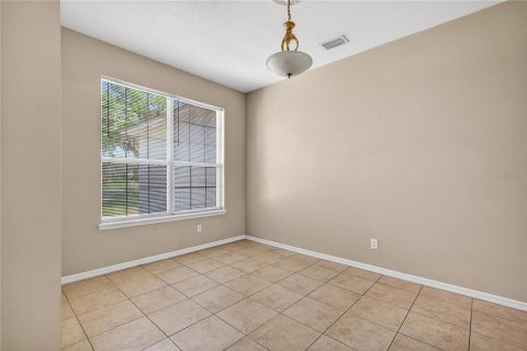 House in Tavares, Florida 4 bedrooms, 193.14 sq.m. № 2117519 - photo 9