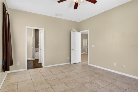House in Tavares, Florida 4 bedrooms, 193.14 sq.m. № 2117519 - photo 18