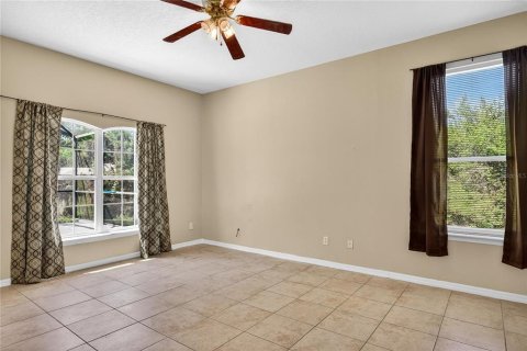 House in Tavares, Florida 4 bedrooms, 193.14 sq.m. № 2117519 - photo 17