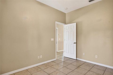 House in Tavares, Florida 4 bedrooms, 193.14 sq.m. № 2117519 - photo 25